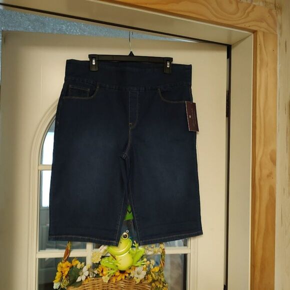 New Gloria Vanderbilt Amanda Pull On Bermuda Super Stretch Slimming Womens 16 - Picture 1 of 3